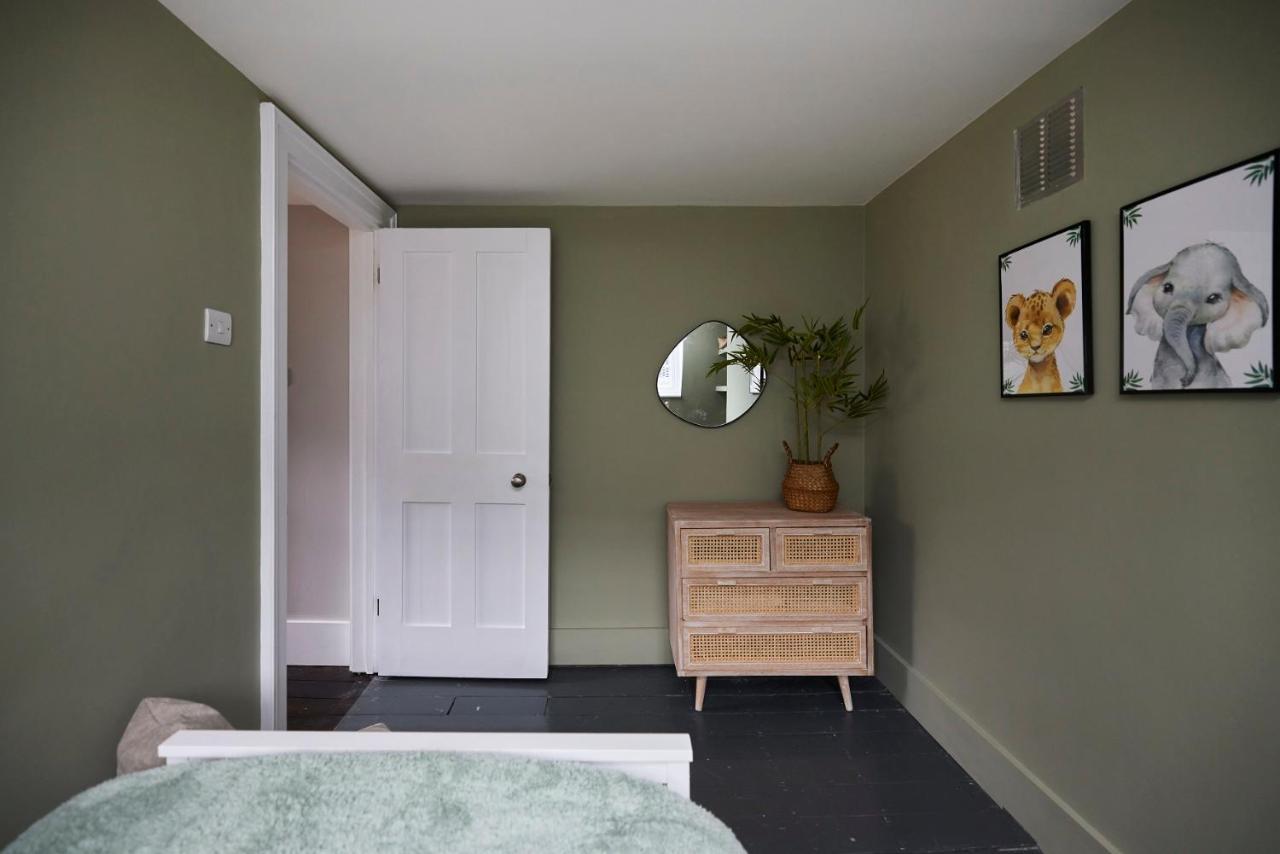 Appartamento The Southwark Townhouse - Adorable 3Bdr House With Garden Londra Esterno foto